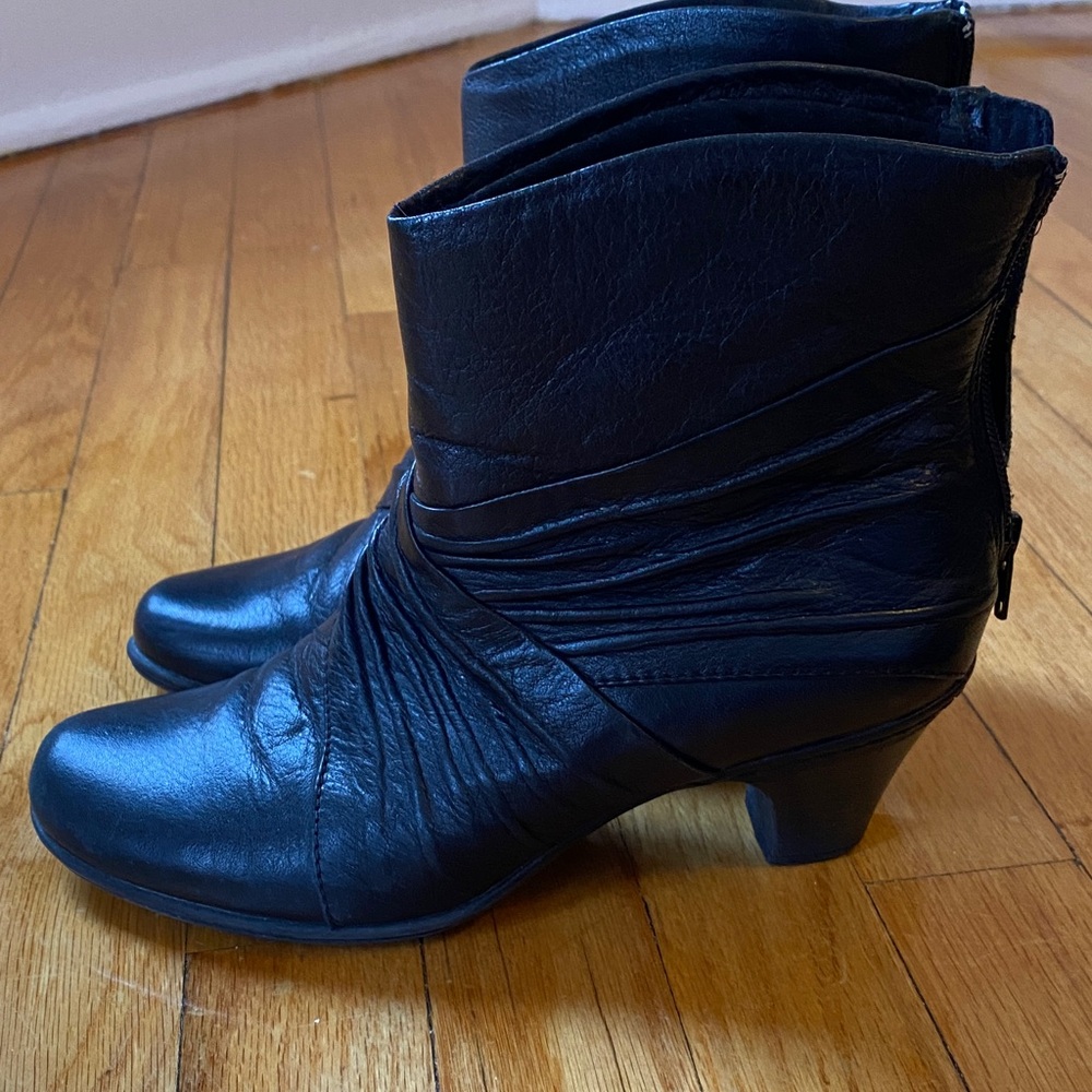 Cobb Hill Black Heeled Booties